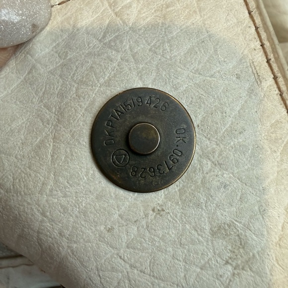 Chic White Leather Satchel - Picture 11 of 15